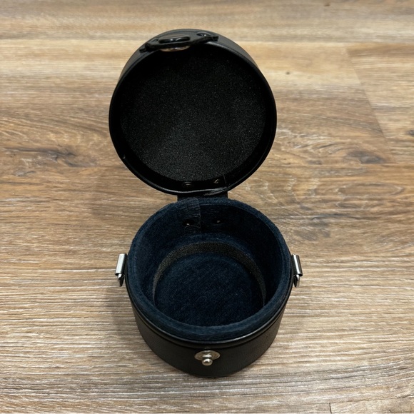 Vintage Olympus OM System Hard Sided Camera Lens Storage Case Zuiko 35mm f/2.8 - Picture 3 of 10